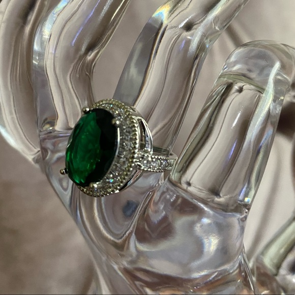 New Gorgeous Cut 2.95ct Emerald 925 Silver Ring - Picture 11 of 13